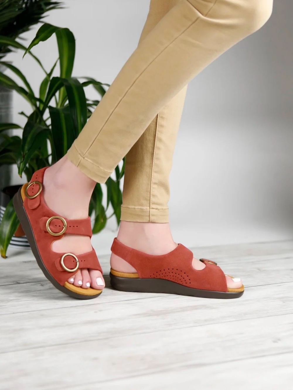 Sas Relaxed Heel Strap Walking Sandal size 11M
